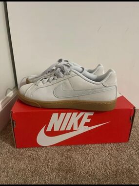 Nike 6.5 Low-Top Sneakers in Light Gray with Gum Sole